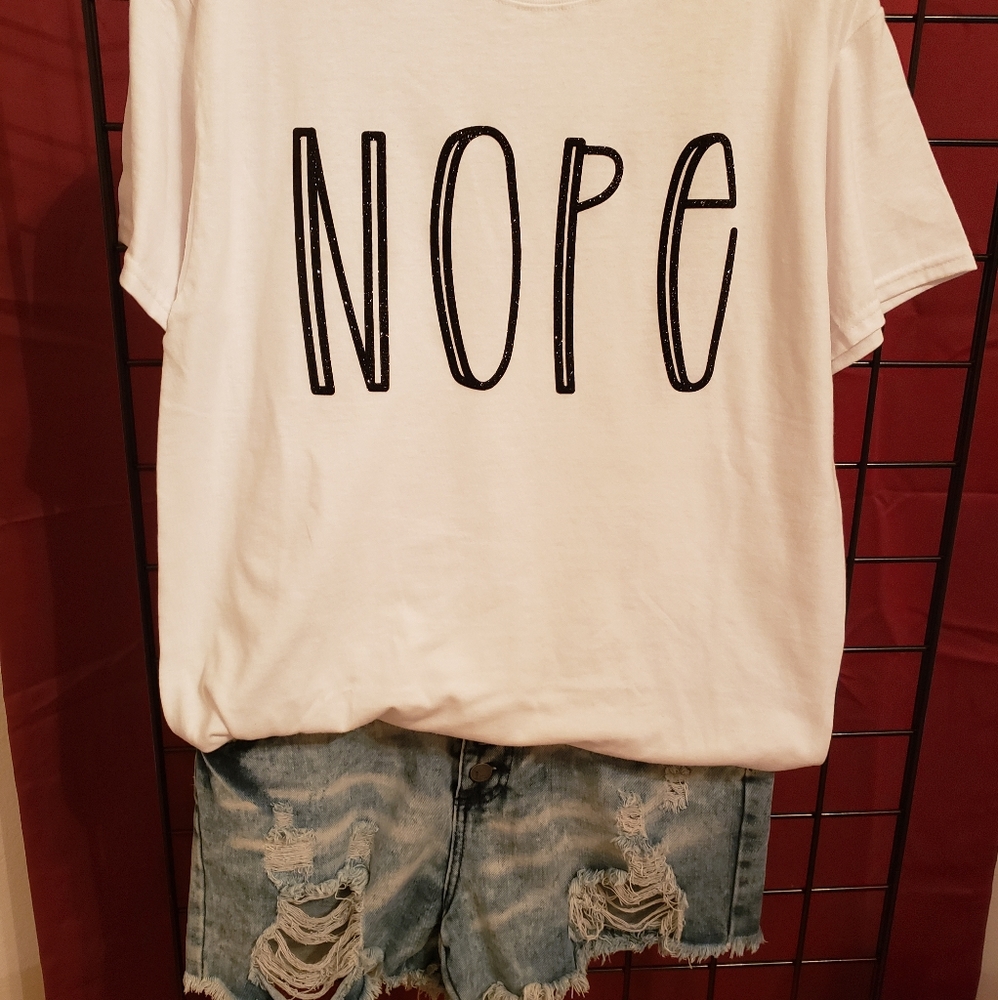 Nope glitter tee size M